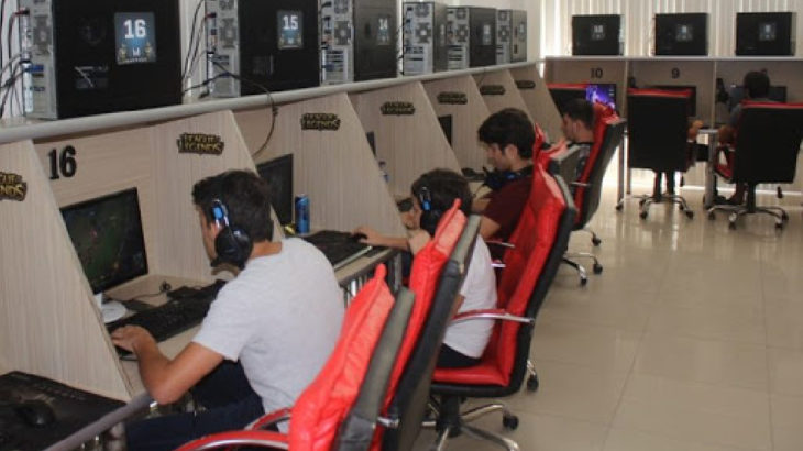 İnternet kafeler ve oyun salonları için genelge | Gazete Manifesto